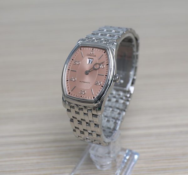 Omega De Ville Prestige Jumping Hour - Salmon dial - Unworn - Full Set