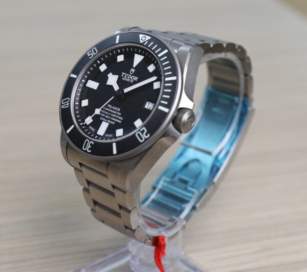 Tudor Pelagos Black Dial - Titanium - 42mm - New - With Rubber Straps - 25600TN - Full Set - Image 6