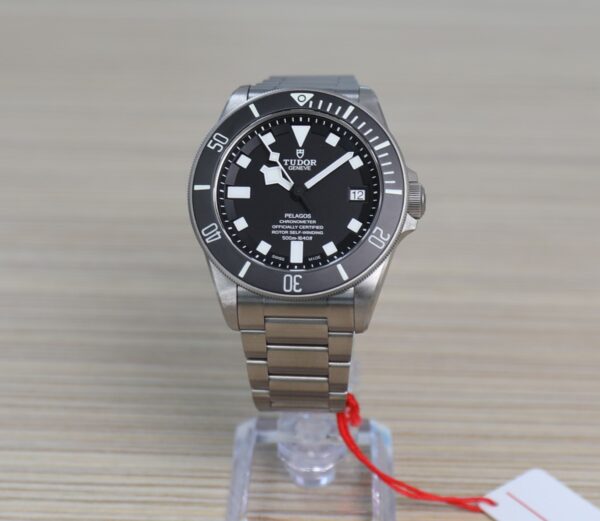 Tudor Pelagos Black Dial - Titanium - 42mm - New - With Rubber Straps - 25600TN - Full Set - Image 7