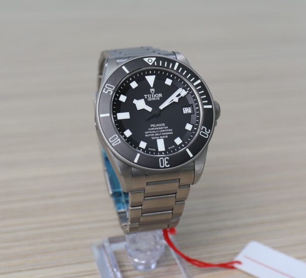 Tudor Pelagos Black Dial - Titanium - 42mm - New - With Rubber Straps - 25600TN - Full Set - Image 8