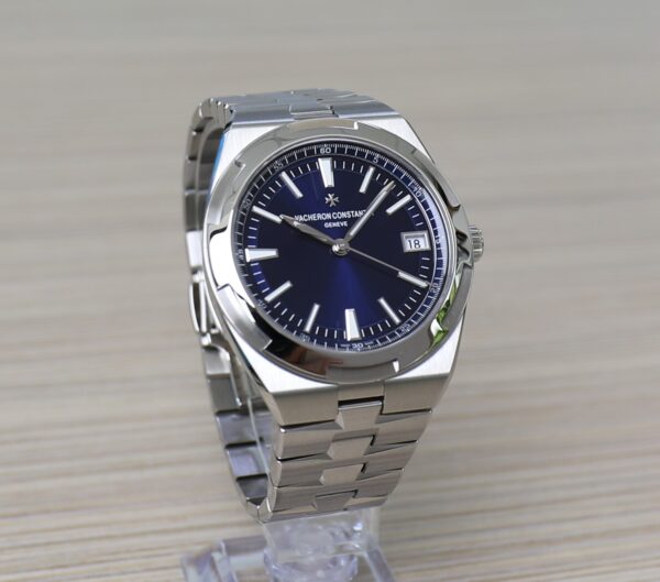 Vacheron Constantin Overseas - 41mm - Simple Date - Blue Dial - New - 4500V/110A-B128 - Full Set - Image 9