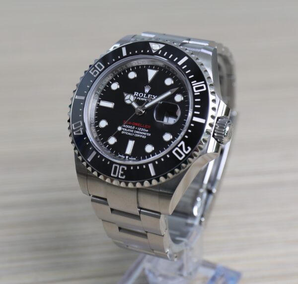 Rolex Sea-Dweller - Anniversary - Red Code 126600 - 43mm - Fliplock - V good conditions - Full Set