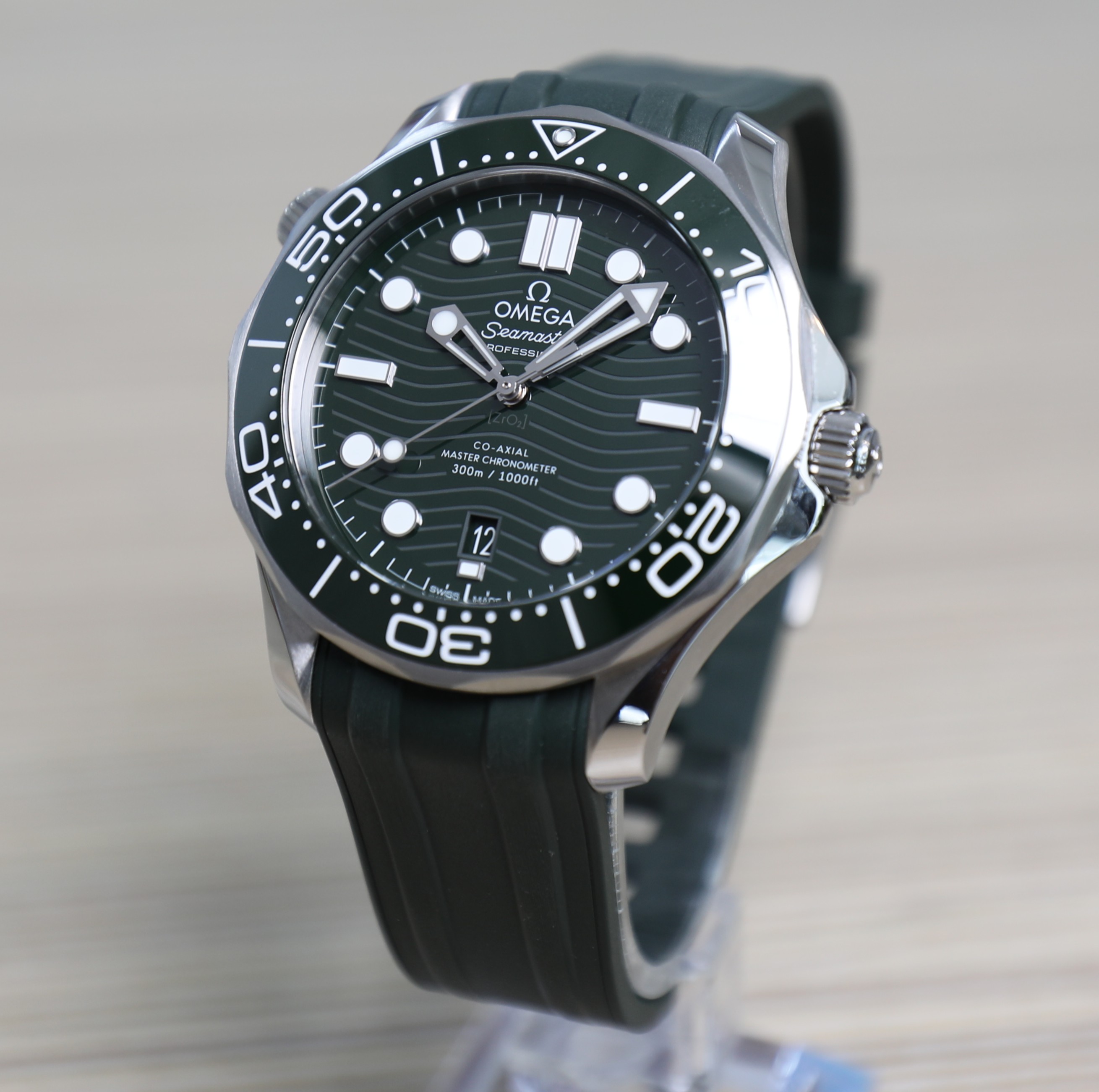 Omega Seamaster Diver 300M - Green Dial - Rubber Strap - New- 2025 - Full Set