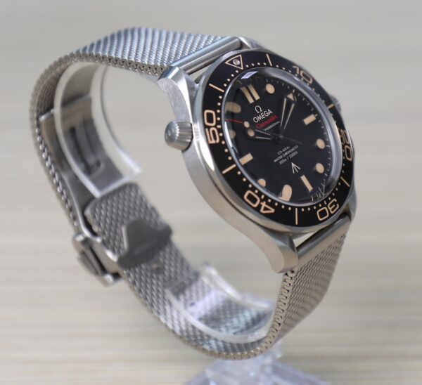 Omega Seamaster Diver 300M James Bond Edition 007 - No Time to Die -Titanium - Extra Nato Strap - 42mm - Box and Card - Image 10