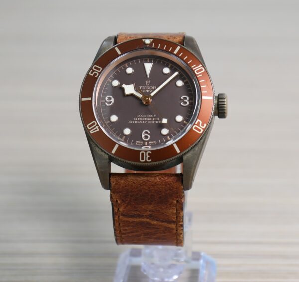 Tudor Black Bay Bronze - 43mm - Very Good Conditions - Extra New Strap - Full Set - Image 6